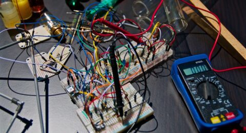 Computer Architecture: Von Neumann vs Harvard Architecture and Bus Systems Featured Image